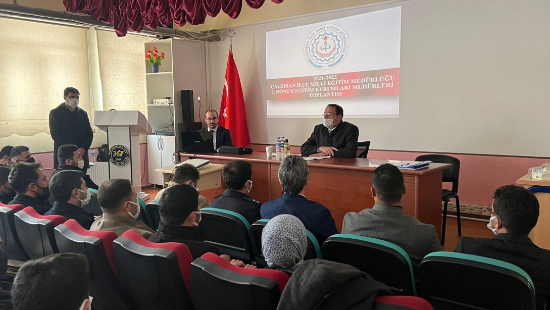 Kaymakamımız Sn. Hasan Hüsnü TÜRKER  ve İlçemiz Kurum Amirlerinin Katılımıyla Eğitim Toplantısı Yapıldı