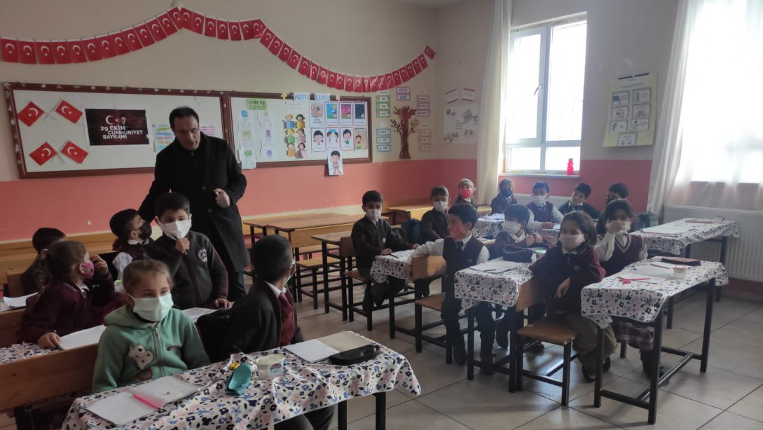 İlçe Kaymakamımız Sn. Hasan Hüsnü TÜRKER Altıyol İlk/Ortaokulunu Ziyaret Etti